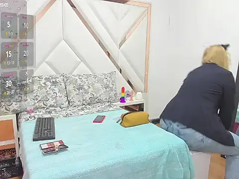 AliceCat 01 online show from 12-14-25, 02:07