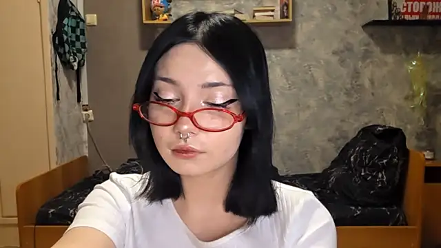 Beeping Creature online show from 12-15-25, 04:24