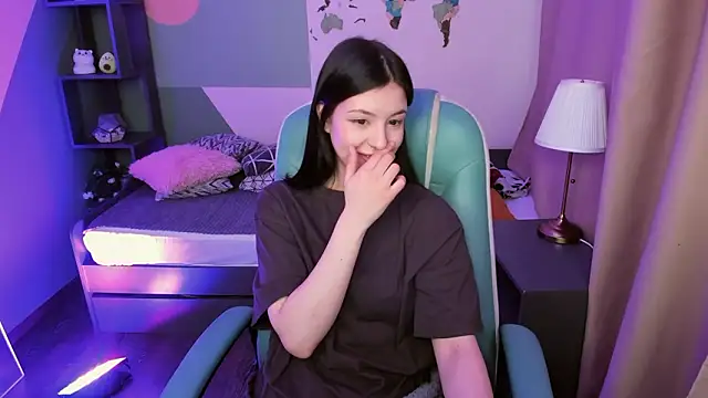 Snapshot of Azaliya_Haze chatting on 02-20-26, 05:26 Azaliya Haze online show from 02-20-26, 05:26