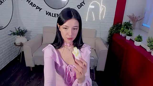 Snapshot of Azaliya_Haze chatting on 02-14-26, 05:40 Azaliya Haze online show from 02-14-26, 05:40