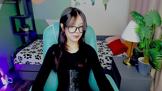 Snapshot of Azaliya_Haze chatting on 11-19-25, 08:20 Azaliya Haze online show from 11-19-25, 08:20