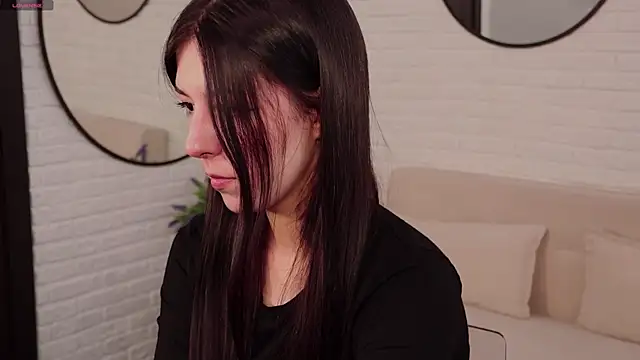 Azaliya Haze online show from 10-01-25, 10:30