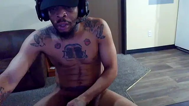 Snapshot of thefreakscomeoutatnight chatting on 04-29-26, 07:34 thefreakscomeoutatnight online show from 04-29-26, 07:34