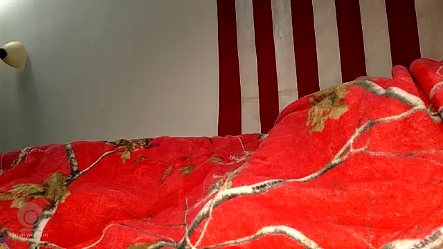 Snapshot of whitesmoothrod9 chatting on 11-13-25, 06:39 whitesmoothrod9 online show from 11-13-25, 06:39