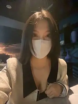 Snapshot of xiaojiu-6 chatting on 10-21-25, 05:29 xiaojiu-6 online show from 10-21-25, 05:29