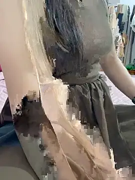 lee ly online show from 10-26-25, 03:12