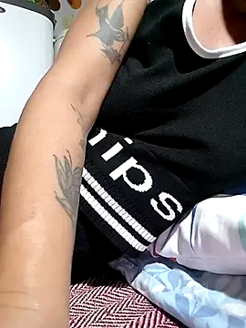 Snapshot of Hotmommax chatting on 02-09-26, 07:23 Hotmommax online show from 02-09-26, 07:23