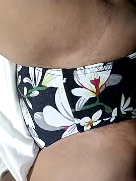 Snapshot of Hotmommax chatting on 02-10-26, 09:25 Hotmommax online show from 02-10-26, 09:25