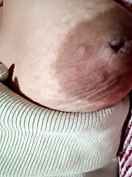 Hotmommax online show from 01-14-26, 07:28