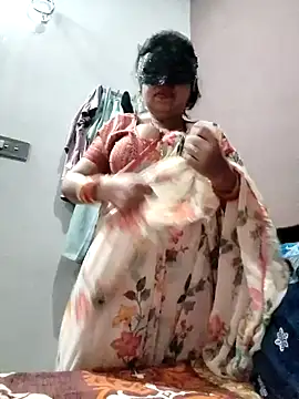 Hot  bhabhi 99 online show from 12-05-25, 04:44