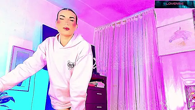 Snapshot of GIRLS_OFFICIALL__ chatting on 01-08-26, 01:55 GIRLS OFFICIALL online show from 01-08-26, 01:55