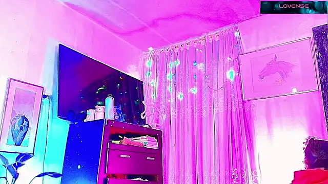 Snapshot of GIRLS_OFFICIALL__ chatting on 01-15-26, 01:42 GIRLS OFFICIALL online show from 01-15-26, 01:42