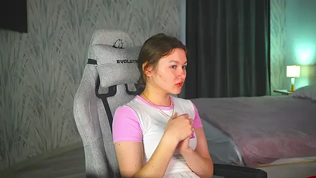 LewisThrone online show from 09-28-25, 04:30