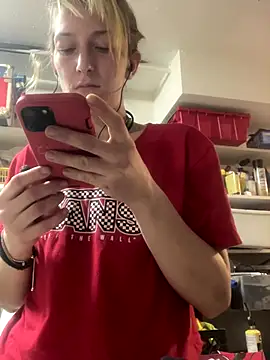 Snapshot of silentasachurchmouse chatting on 11-08-25, 07:28 silentasachurchmouse online show from 11-08-25, 07:28