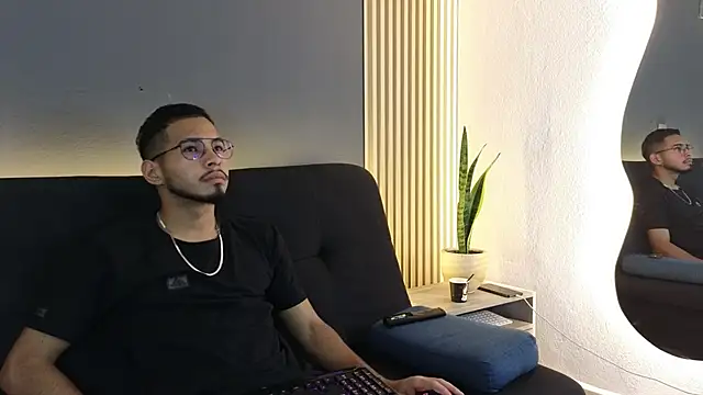 Jaybrown  1 online show from 10-07-25, 04:35