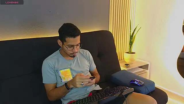 Jaybrown  1 online show from 10-19-25, 03:53