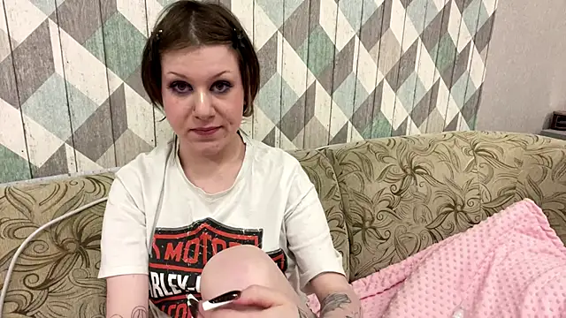 RebelKitsune online show from 11-29-25, 06:08