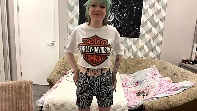 RebelKitsune online show from 01-14-26, 07:28