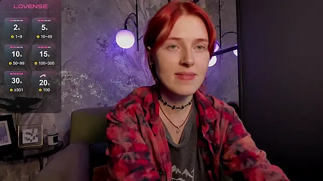 Snapshot of Freirenee chatting on 10-18-25, 02:52 Freirenee online show from 10-18-25, 02:52