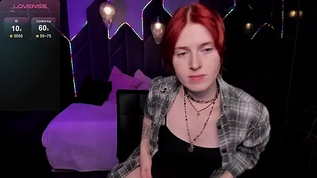 Snapshot of Freirenee chatting on 10-19-25, 02:31 Freirenee online show from 10-19-25, 02:31