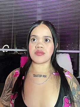 Snapshot of Sussyroxxx chatting on 06-03-26, 04:24 Sussyroxxx online show from 06-03-26, 04:24