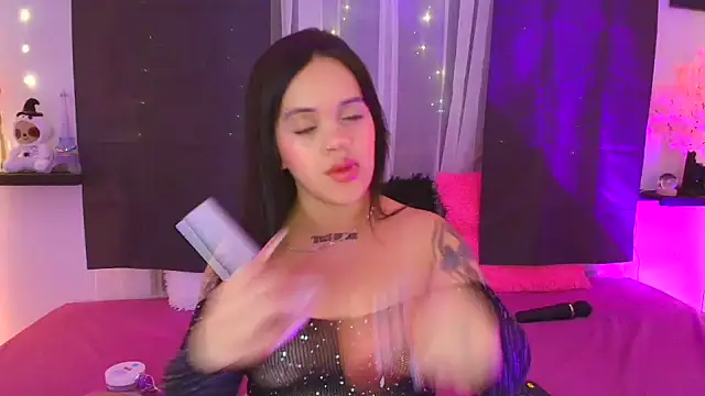 Snapshot of Sussyroxxx chatting on 07-10-26, 05:07 Sussyroxxx online show from 07-10-26, 05:07