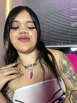 Snapshot of Sussyroxxx chatting on 05-29-26, 05:13 Sussyroxxx online show from 05-29-26, 05:13
