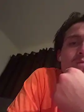 Snapshot of itsthecatchh chatting on 10-14-25, 08:04 itsthecatchh online show from 10-14-25, 08:04