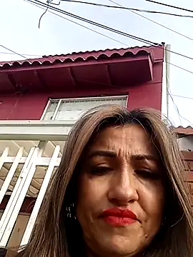 Snapshot of chloe__Jones_ chatting on 11-10-25, 12:21 chloe Jones online show from 11-10-25, 12:21