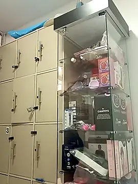 Snapshot of chloe__Jones_ chatting on 11-12-25, 12:42 chloe Jones online show from 11-12-25, 12:42