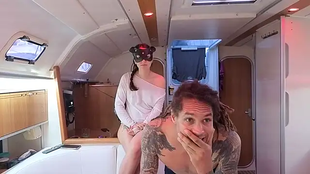 Monk and Mia online show from 04-12-26, 05:44