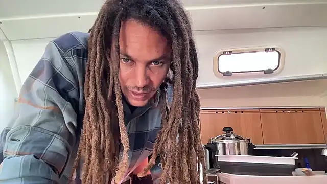 Monk and Mia online show from 10-18-25, 11:01