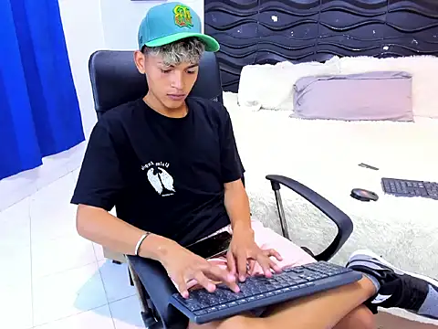 Sammy Millers online show from 11-17-25, 05:39