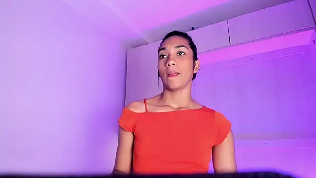 Snapshot of AnahiCollins chatting on 05-04-26, 01:03 AnahiCollins online show from 05-04-26, 01:03