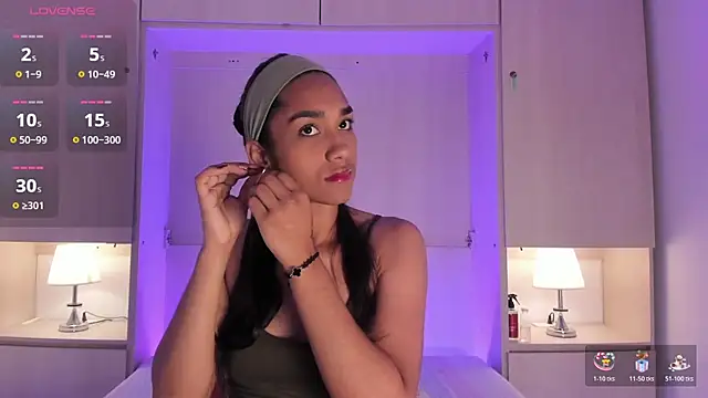 AnahiCollins online show from 11-10-25, 11:37