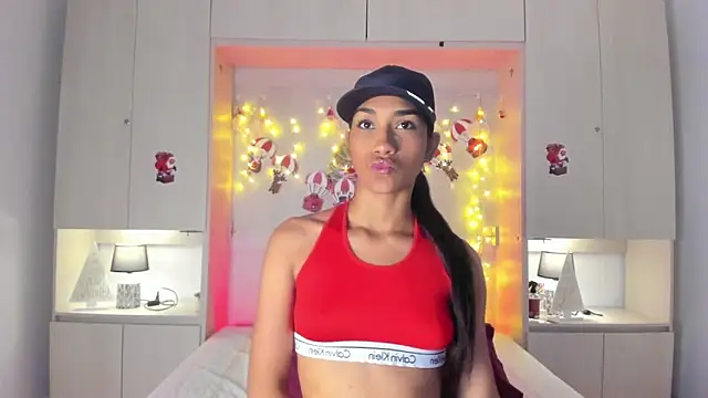 AnahiCollins online show from 12-16-25, 07:40