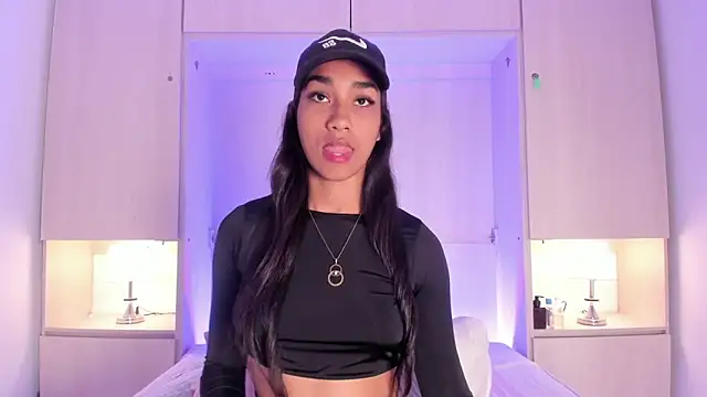 AnahiCollins online show from 10-30-25, 11:41