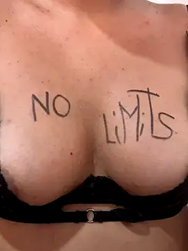 Valentinahot7 online show from 12-21-25, 07:48