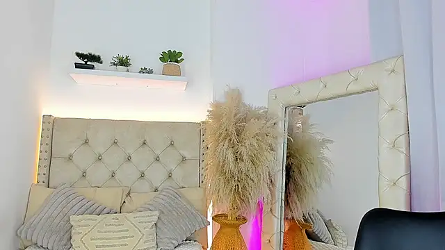 mia juicy  online show from 10-09-25, 08:42