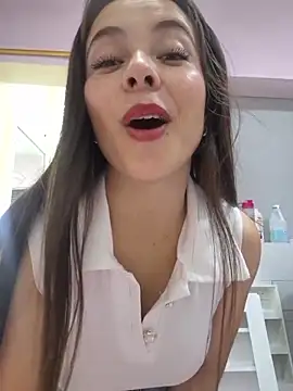EmmaValencia  online show from 06-12-26, 09:34