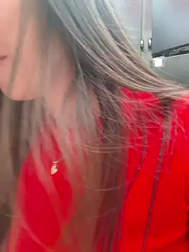 Snapshot of EmmaValencia_ chatting on 03-03-26, 10:06 EmmaValencia online show from 03-03-26, 10:06