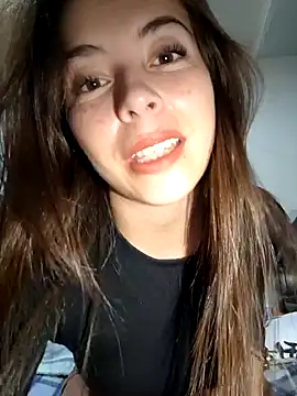 Snapshot of EmmaValencia_ chatting on 11-05-25, 04:37 EmmaValencia online show from 11-05-25, 04:37