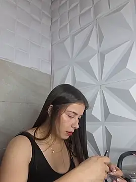 Snapshot of EmmaValencia_ chatting on 02-20-26, 08:11 EmmaValencia online show from 02-20-26, 08:11