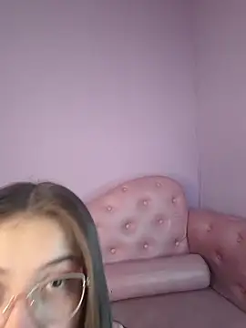 Snapshot of EmmaValencia_ chatting on 02-14-26, 04:34 EmmaValencia online show from 02-14-26, 04:34