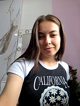 Snapshot of EmmaValencia_ chatting on 11-06-25, 07:29 EmmaValencia online show from 11-06-25, 07:29