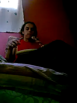 monroedelrey online show from 12-17-25, 05:07