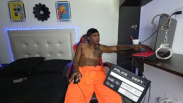 DiegoXL111 online show from 10-04-25, 04:25