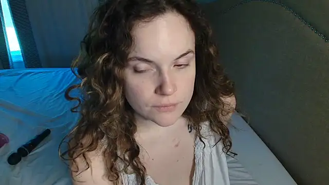 Snapshot of ClaireZX chatting on 10-11-25, 03:24 ClaireZX online show from 10-11-25, 03:24