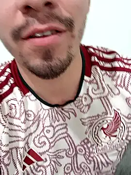 Snapshot of Zero231212 chatting on 11-14-25, 03:10 Zero231212 online show from 11-14-25, 03:10