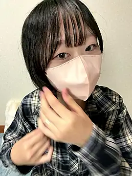 Snapshot of _JINA_tan chatting on 10-19-25, 08:06 JINA tan online show from 10-19-25, 08:06
